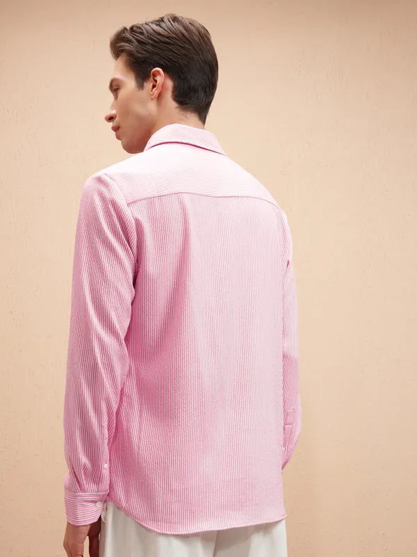 Highlander Men Pink Striped Slim Fit Casual Shirt