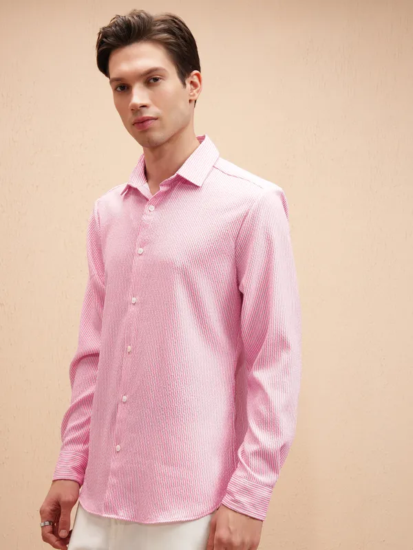 Highlander Men Pink Striped Slim Fit Casual Shirt