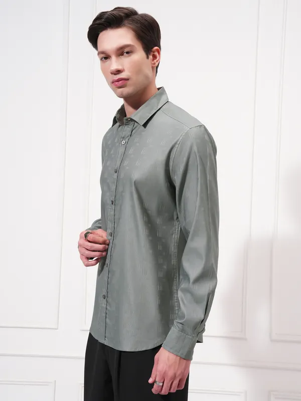Highlander Men Grey Self Design Slim Fit Casual Shirt