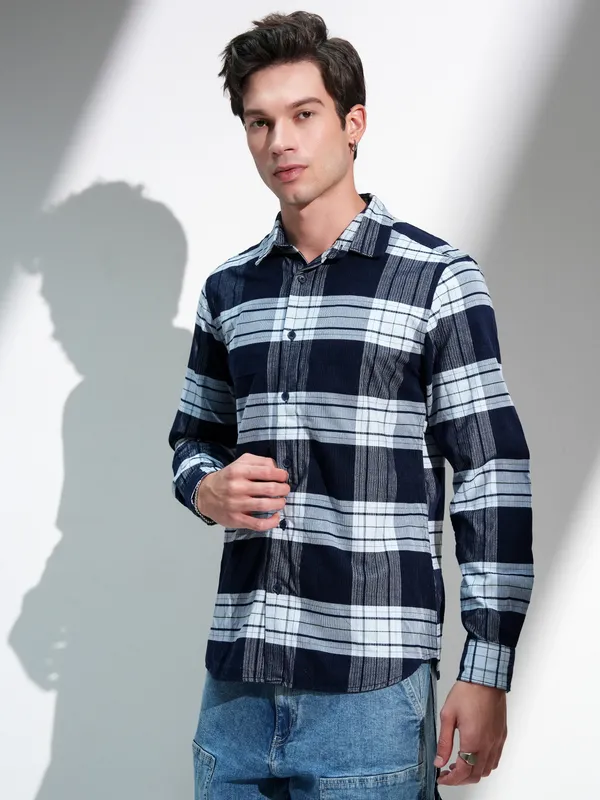 Highlander Men Navy Blue Checked Slim Fit Casual Shirt