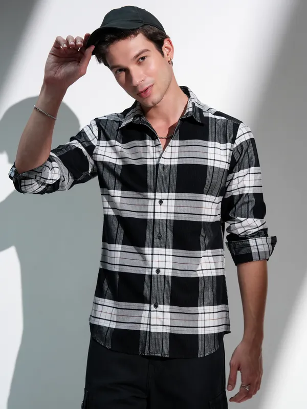 Highlander Men Black Checked Slim Fit Casual Shirt