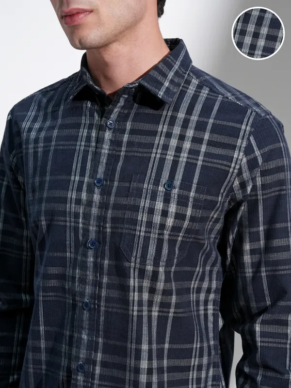Highlander Men Navy Blue Checked Slim Fit Casual Shirt