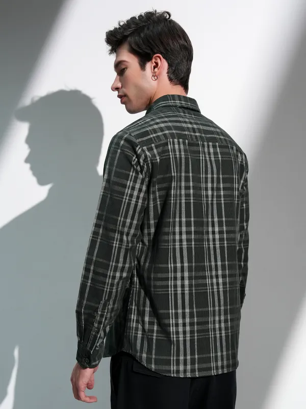 Highlander Men Green Checked Slim Fit Casual Shirt