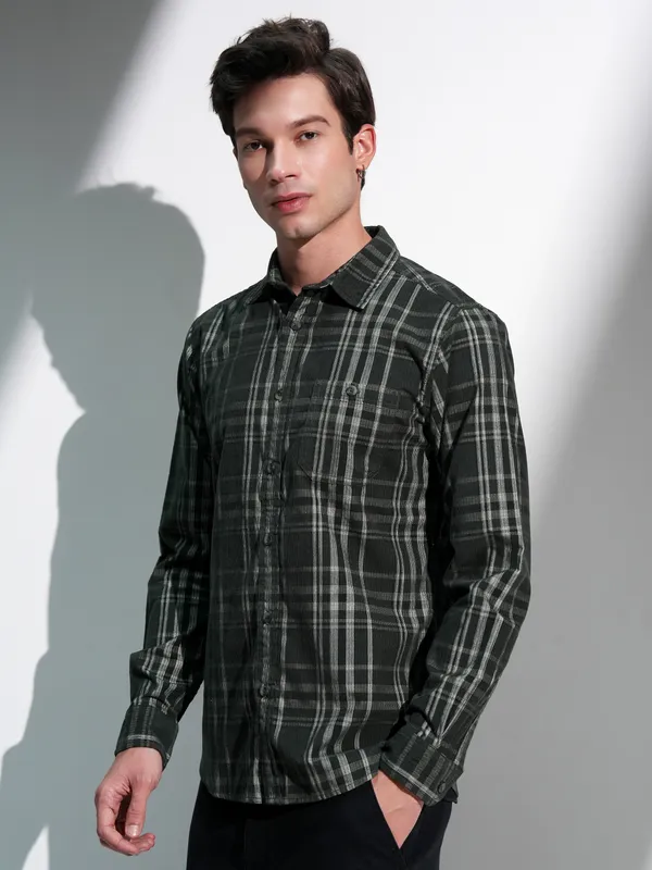 Highlander Men Green Checked Slim Fit Casual Shirt