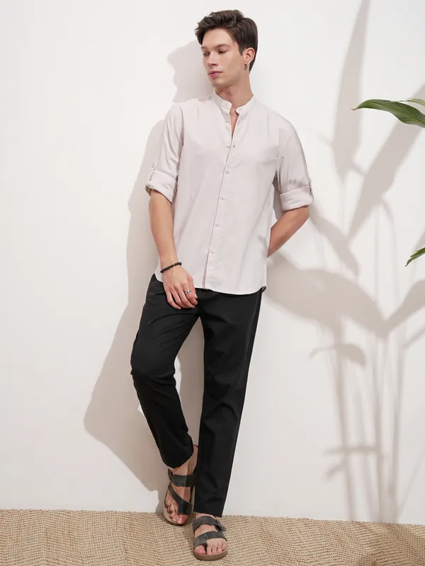 Highlander Men Pink Self Design Slim Fit Casual Shirt