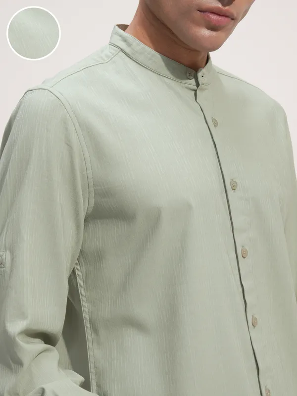 Highlander Men Green Solid Slim Fit Casual Shirt