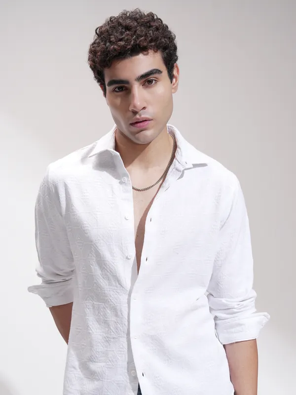 Highlander Men White Self Design Slim Fit Casual Shirt