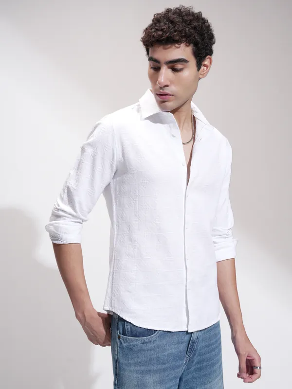 Highlander Men White Self Design Slim Fit Casual Shirt