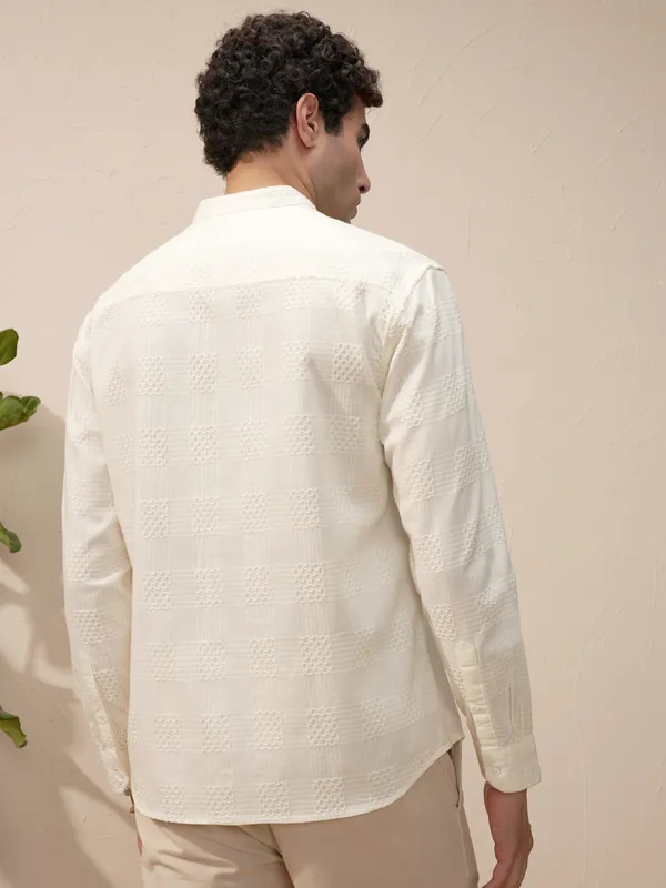 Highlander Men White Self Design Relaxed Fit Casual Shirt