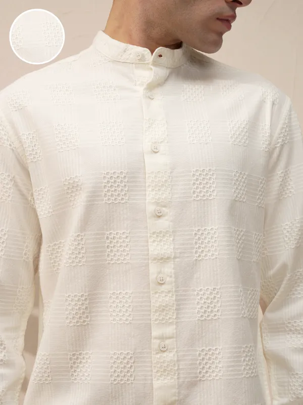 Highlander Men White Self Design Relaxed Fit Casual Shirt