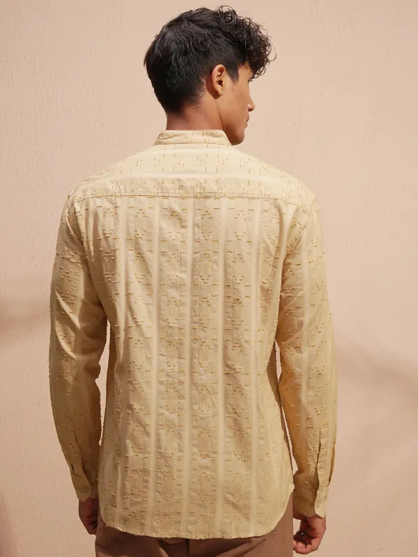 Highlander Men Gold Self Design Relaxed Fit Casual Shirt