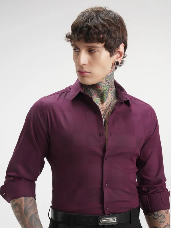 Highlander Men Burgundy Self Design Slim Fit Casual Shirt