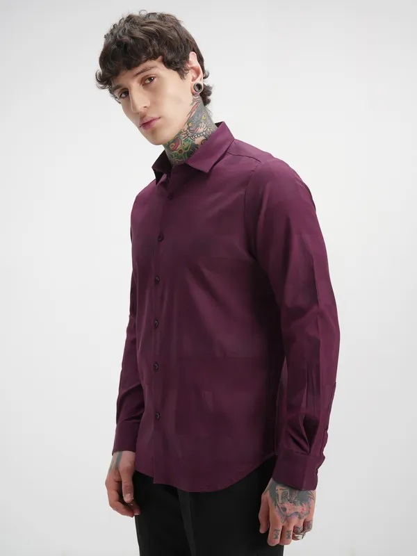 Highlander Men Burgundy Self Design Slim Fit Casual Shirt