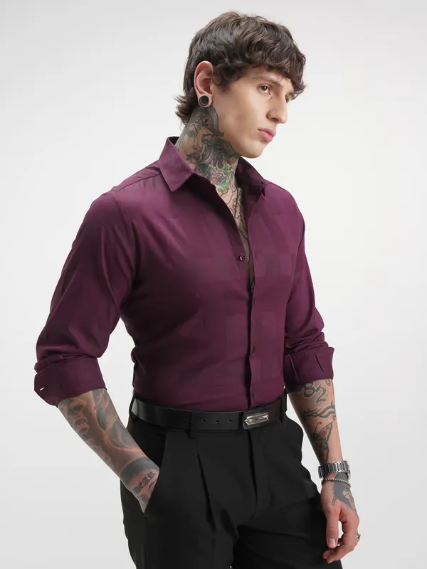 Highlander Men Burgundy Self Design Slim Fit Casual Shirt