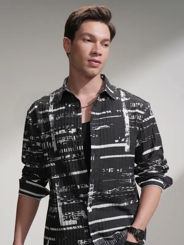 Highlander Men Black Printed Relaxed Fit Casual Shirt