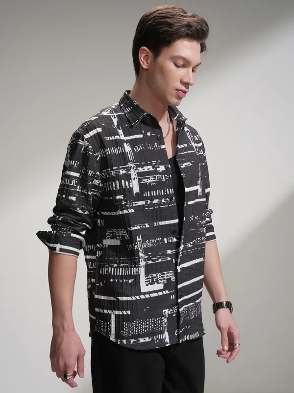 Highlander Men Black Printed Relaxed Fit Casual Shirt