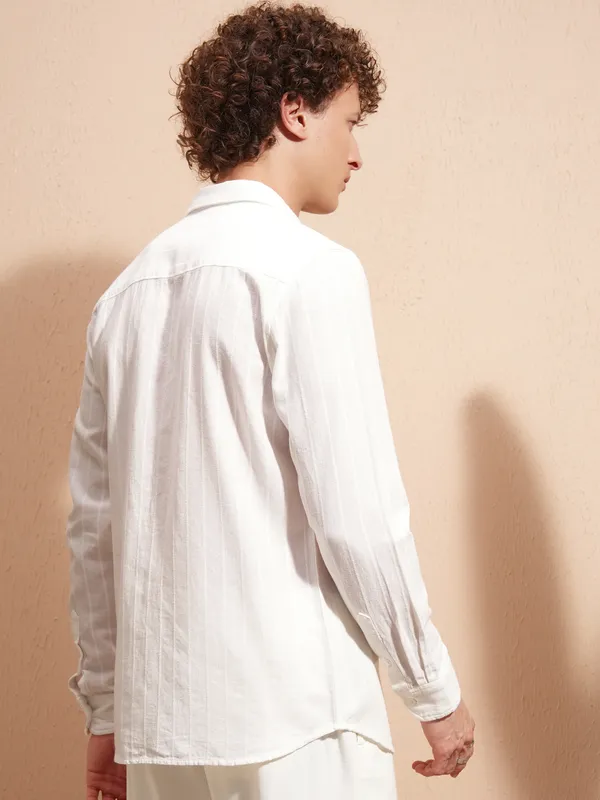 Highlander Men White Striped Slim Fit Casual Shirt