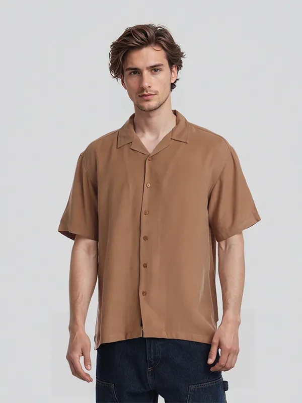 Highlander Men Rust Solid Relaxed Fit Casual Shirt