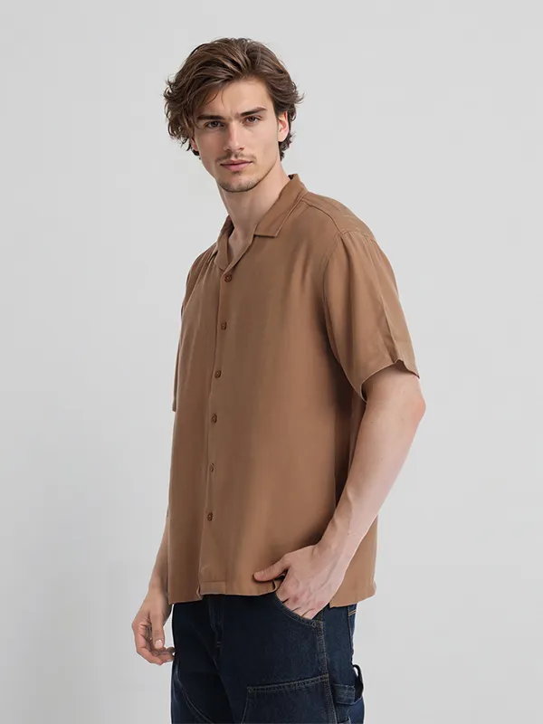 Highlander Men Rust Solid Relaxed Fit Casual Shirt