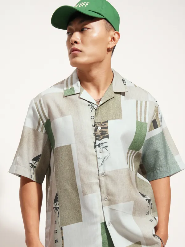 Highlander Men Green Printed Boxy Fit Casual Shirt