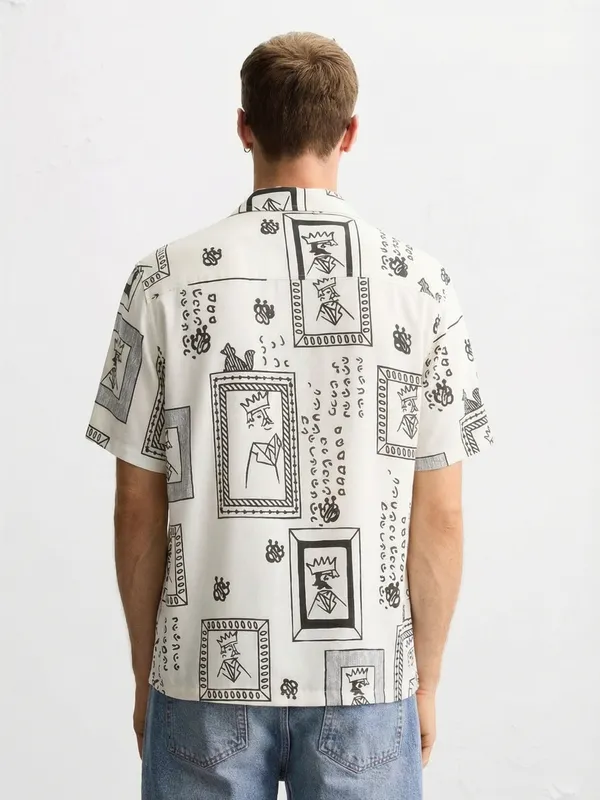 Highlander Men Off White Printed Relaxed Fit Casual Shirt