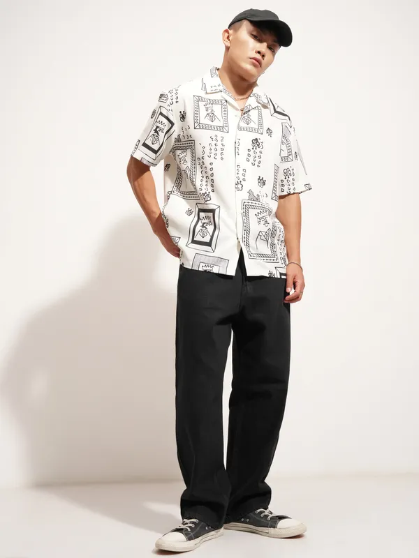 Highlander Men Off White Printed Relaxed Fit Casual Shirt