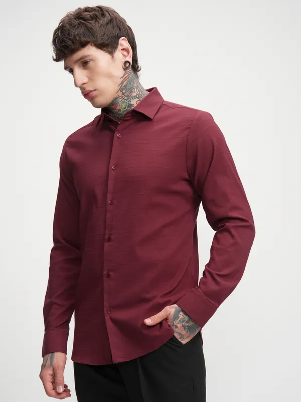 Highlander Men Maroon Self Design Slim Fit Casual Shirt