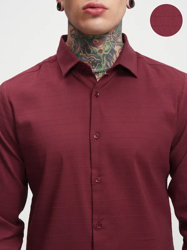Highlander Men Maroon Self Design Slim Fit Casual Shirt