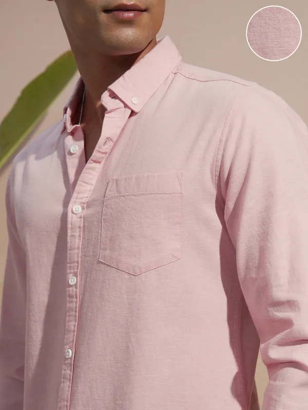 Highlander Men Pink Solid Slim Fit Casual Shirt