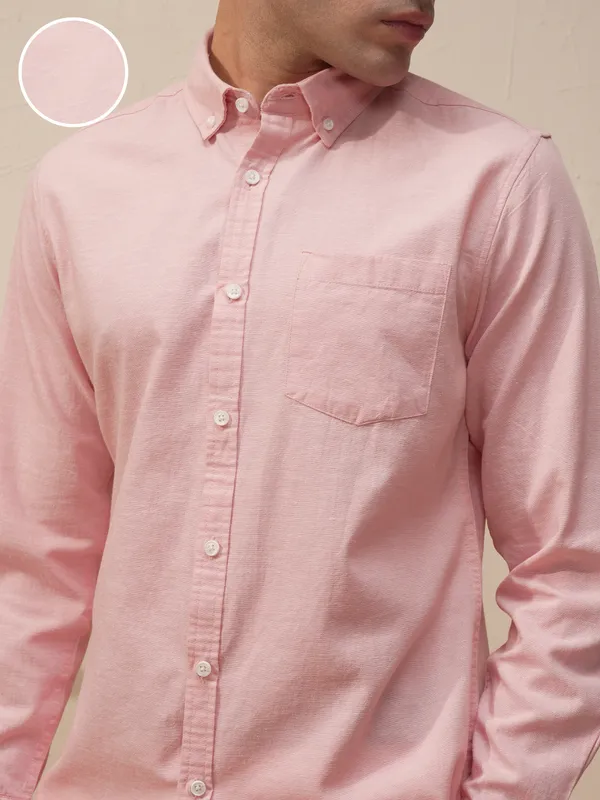 Highlander Men Pink Self Design Slim Fit Casual Shirt