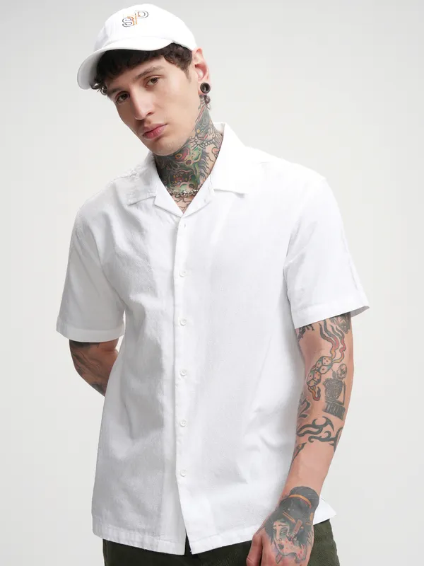 Highlander Men White Self Design Relaxed Fit Casual Shirt