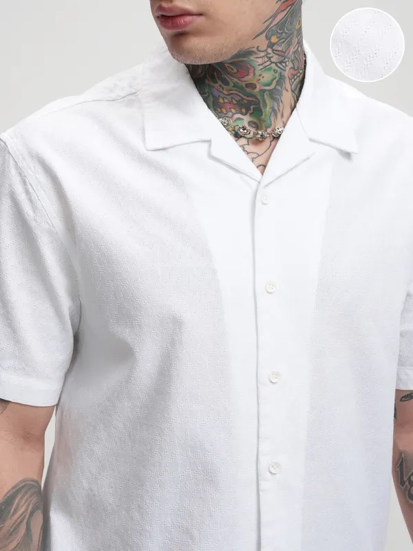 Highlander Men White Self Design Relaxed Fit Casual Shirt