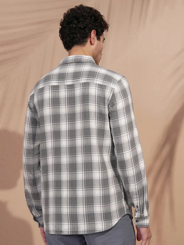 Highlander Men Grey Checked Slim Fit Casual Shirt