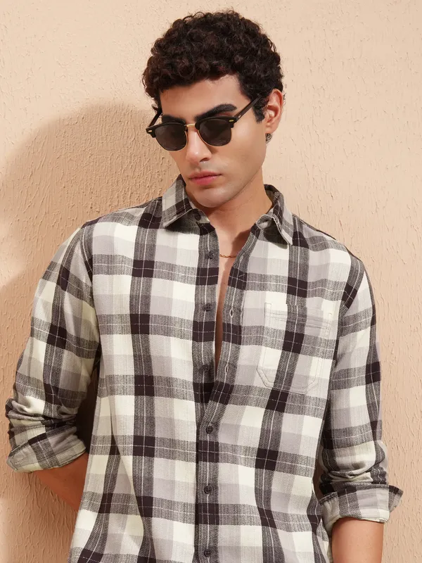 Highlander Men Brown Checked Slim Fit Casual Shirt