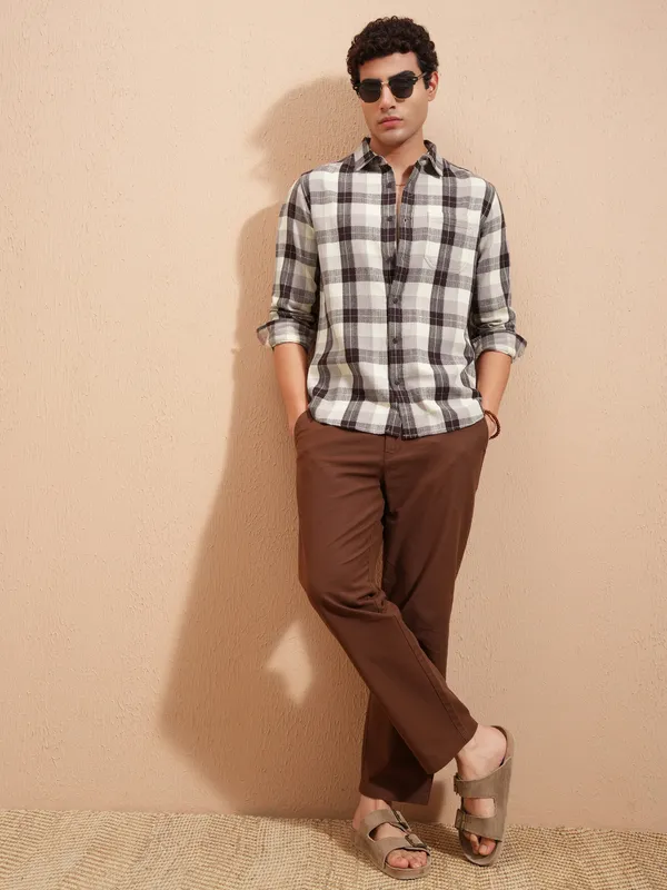 Highlander Men Brown Checked Slim Fit Casual Shirt