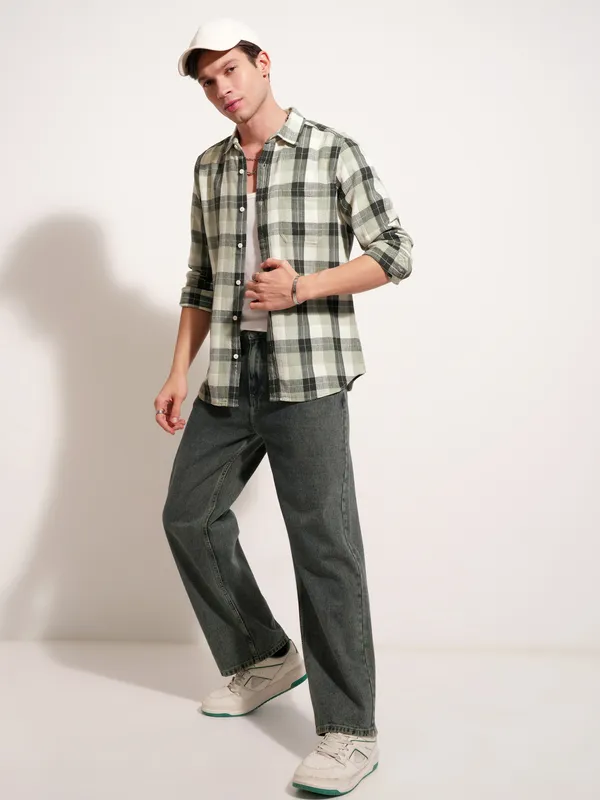 Highlander Men Green Checked Slim Fit Casual Shirt