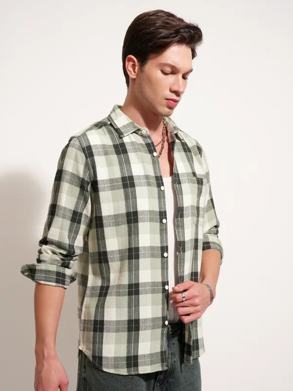 Highlander Men Green Checked Slim Fit Casual Shirt