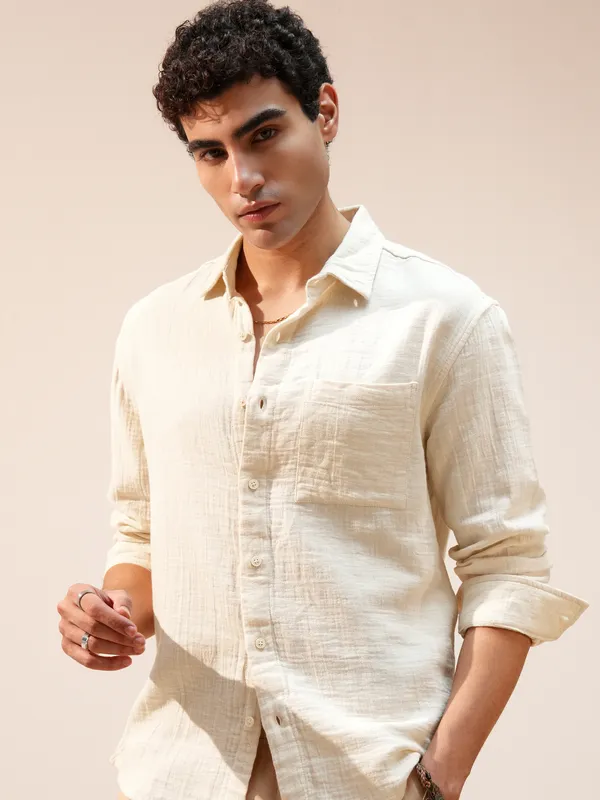 Highlander Men Cream Self Design Relaxed Fit Casual Shirt