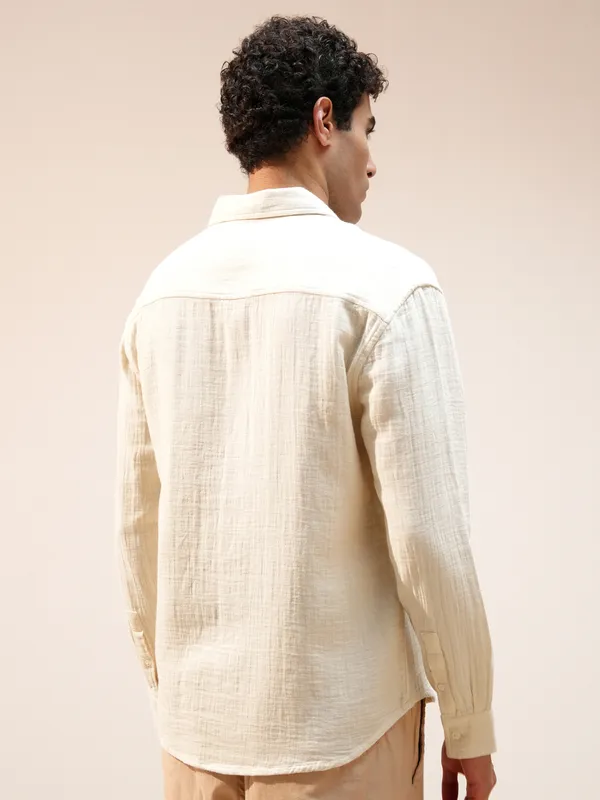 Highlander Men Cream Self Design Relaxed Fit Casual Shirt