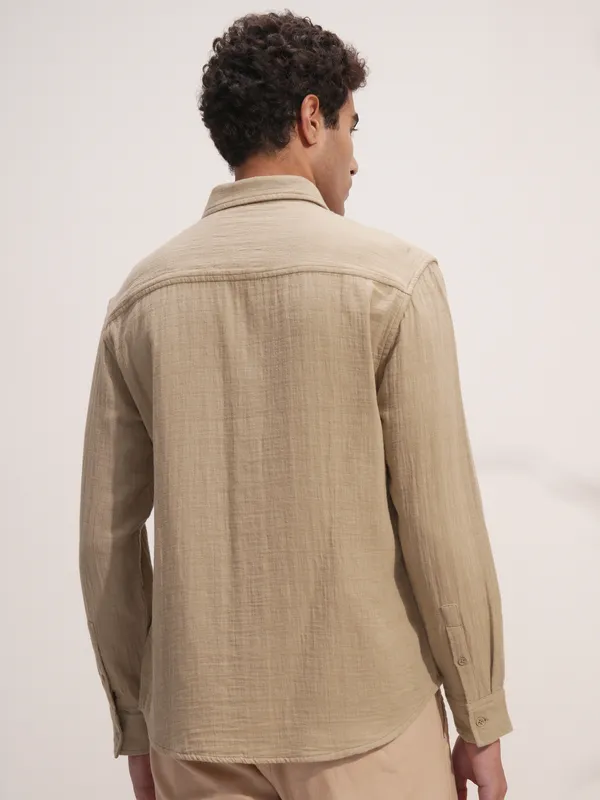 Highlander Men Beige Solid Relaxed Fit Casual Shirt