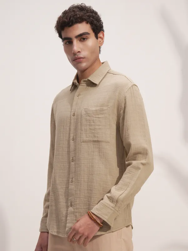 Highlander Men Beige Solid Relaxed Fit Casual Shirt