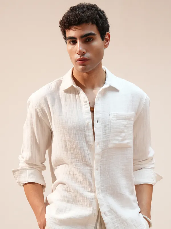 Highlander Men White Self Design Relaxed Fit Casual Shirt