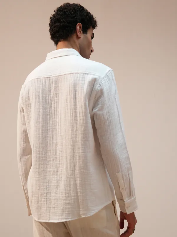 Highlander Men White Self Design Relaxed Fit Casual Shirt
