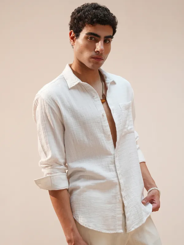 Highlander Men White Self Design Relaxed Fit Casual Shirt