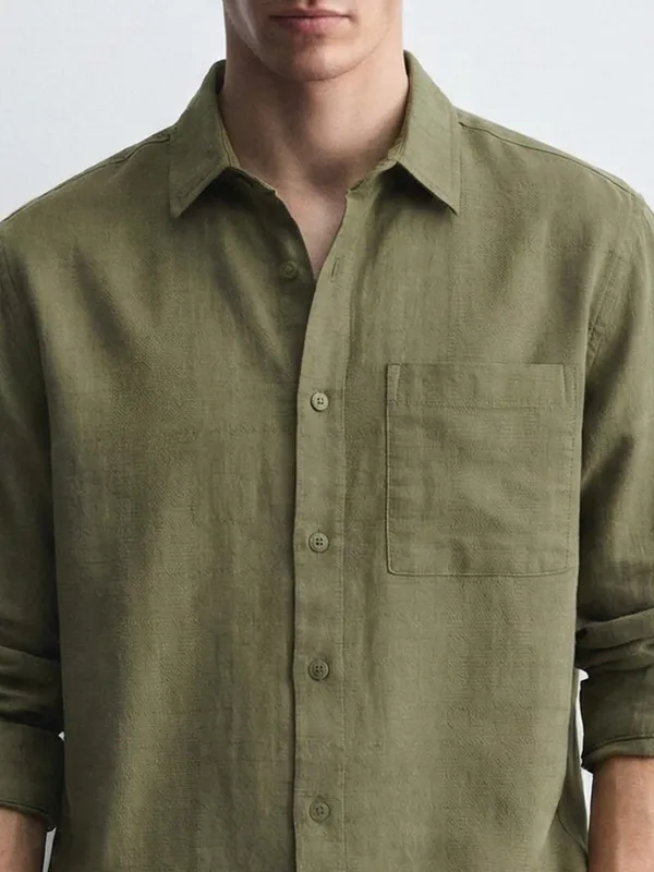 Highlander Men Green Self Design Relaxed Fit Casual Shirt