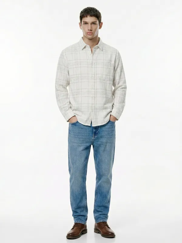 Highlander Men White Checked Relaxed Fit Casual Shirt