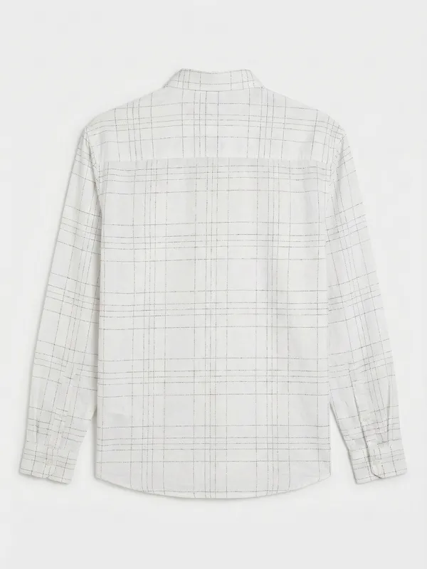 Highlander Men White Checked Relaxed Fit Casual Shirt