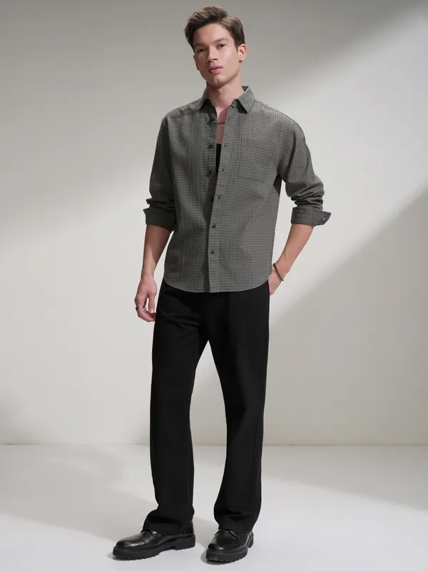 Highlander Men Olive Checked Relaxed Fit Casual Shirt