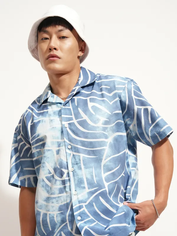 Highlander Men Blue Printed Relaxed Fit Casual Shirt