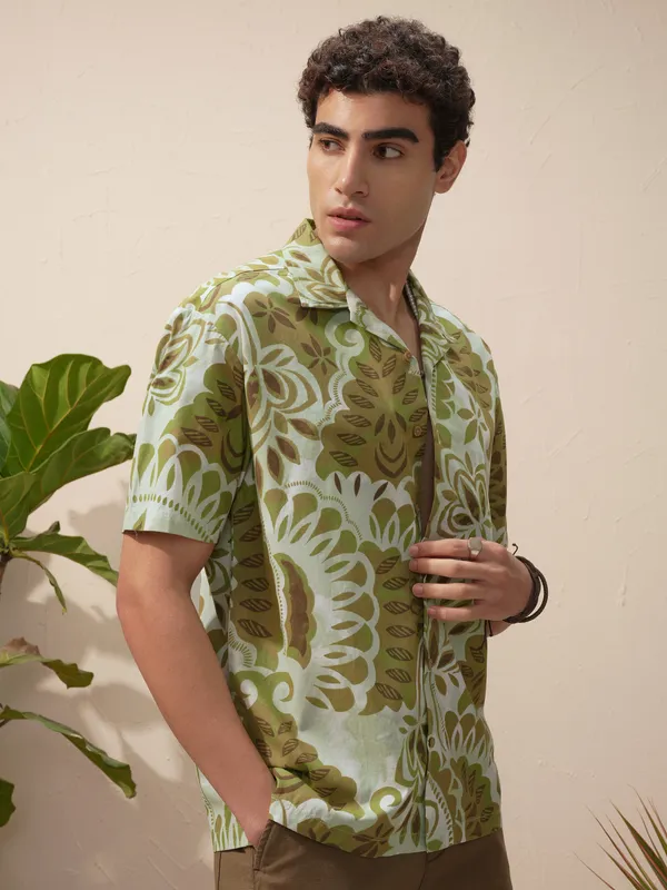 Highlander Men Olive Printed Relaxed Fit Casual Shirt